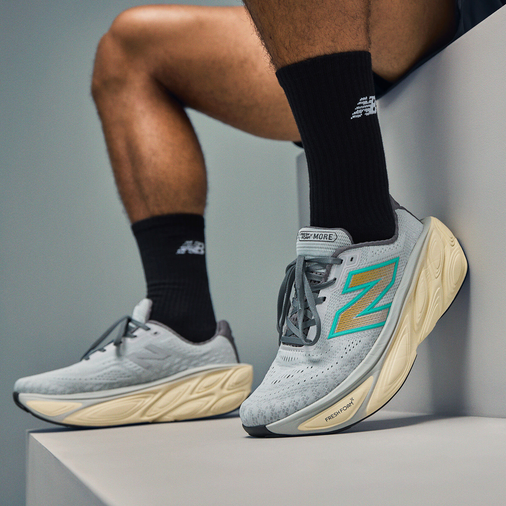 【美品】New Balance Fresh Foam X More v5 LK5 Fresh Foam X More v5 - New Balance