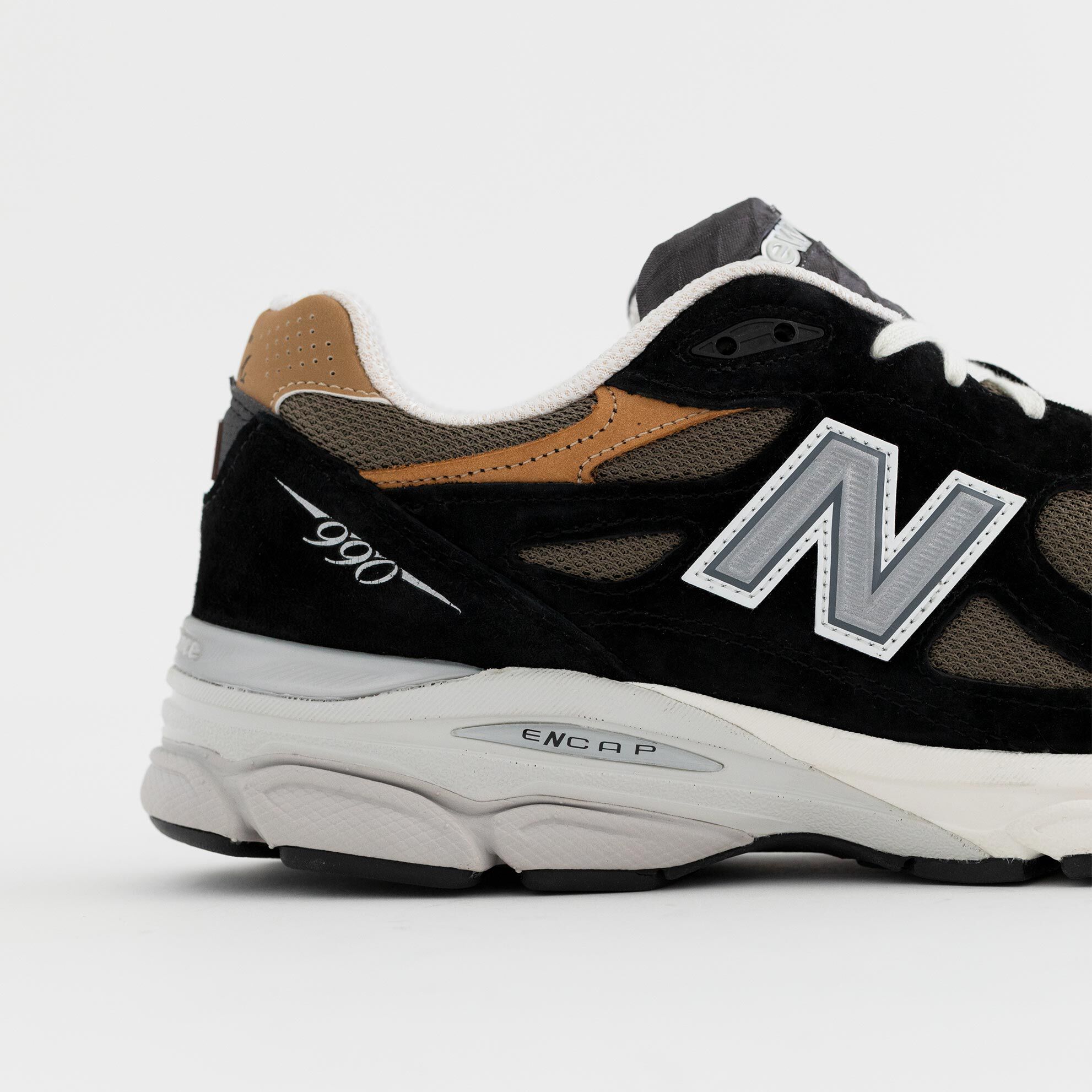 Men's MADE in USA 990v3 Shoes - New Balance Men's MADE in USA 990v3 Shoes - New Balance